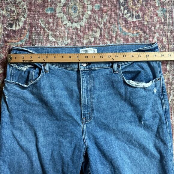 Abercrombie & Fitch Women’s The 90’s Relaxed Jean High Rise size 34- 18R - Picture 3 of 11